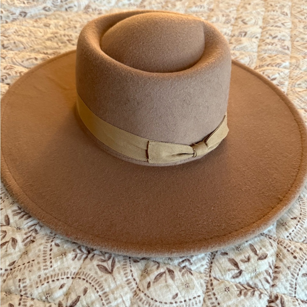 Stylish Tan Fedora Hat